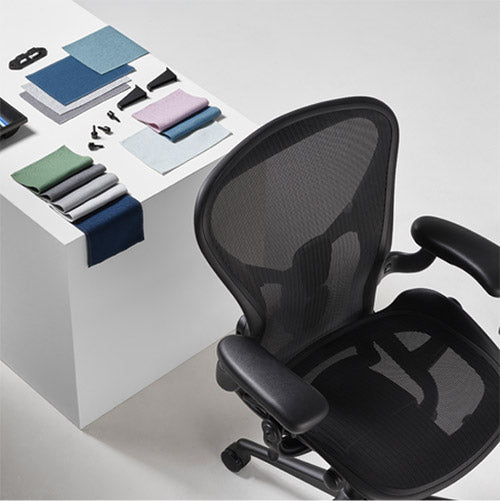 Herman Miller Aeron kontorstol i grafit med bæredygtige materialer i konstruktionen
