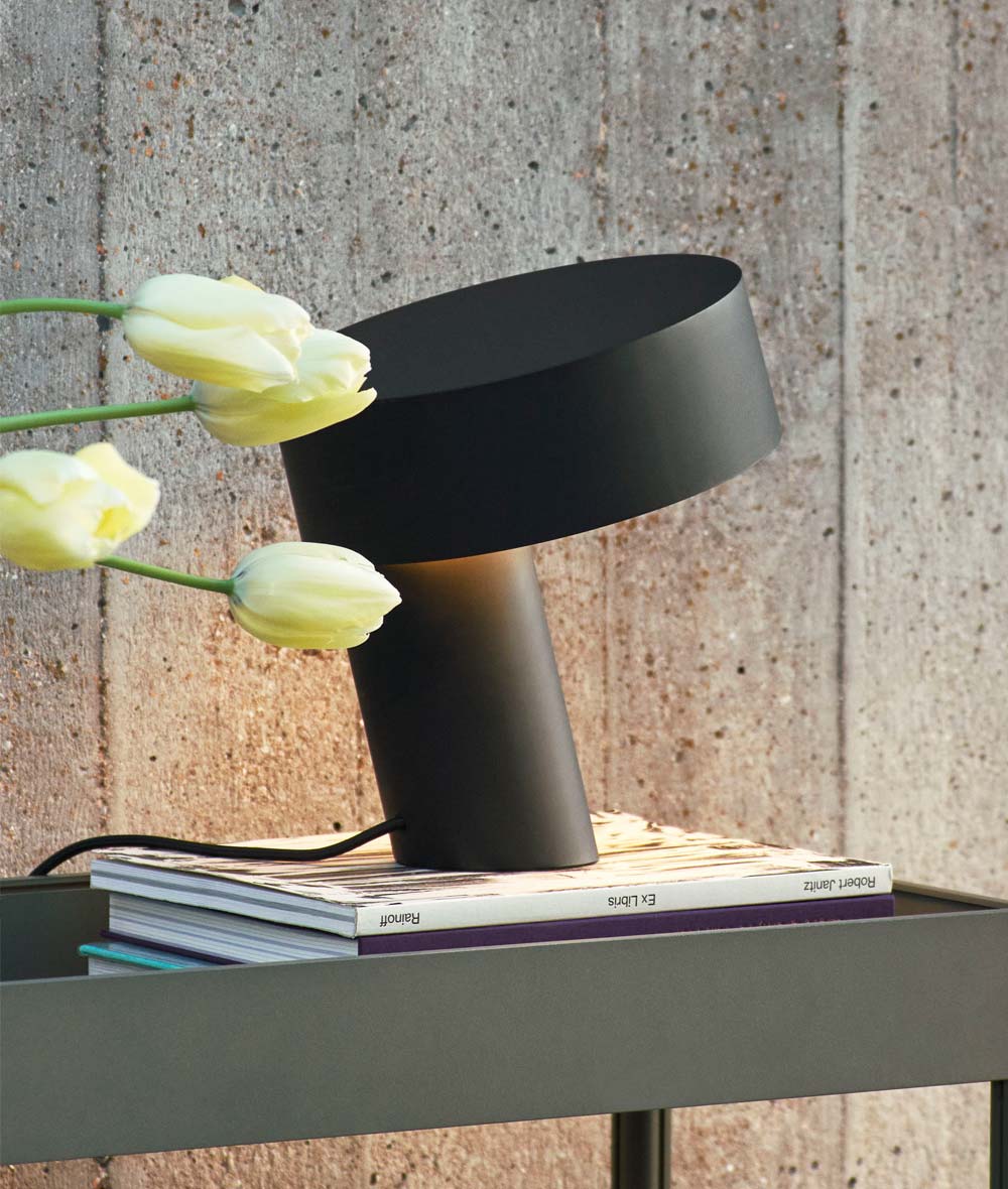 Slant bordlampe