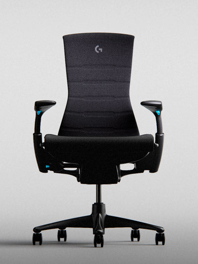 Forfra set Logitech Embody-gamingstol i sort og cyan