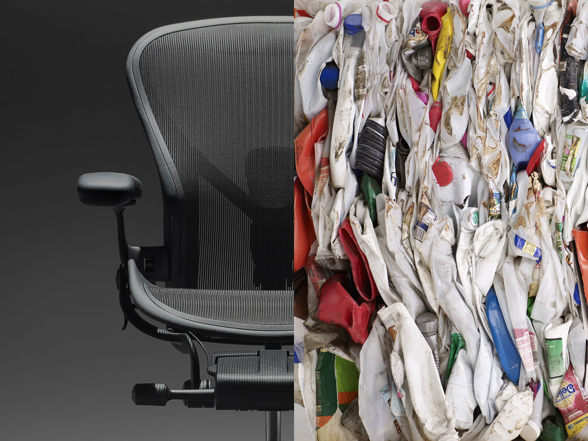 Billede delt i to, hvor den ene side viser Aeron-kontorstol til hjemmet, og den anden side viser plaststykker, der er genvundet fra havet og genanvendt i materialer, der bruges i Herman Miller-stole
